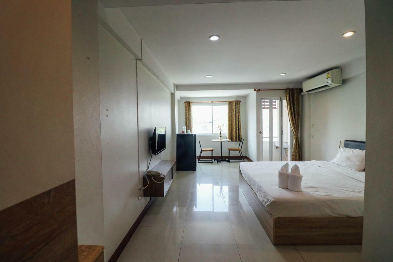 Dd Place Suphan Buri Luaran gambar